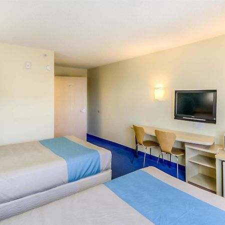 Motel 6-Estevan, Sk Bagian luar foto