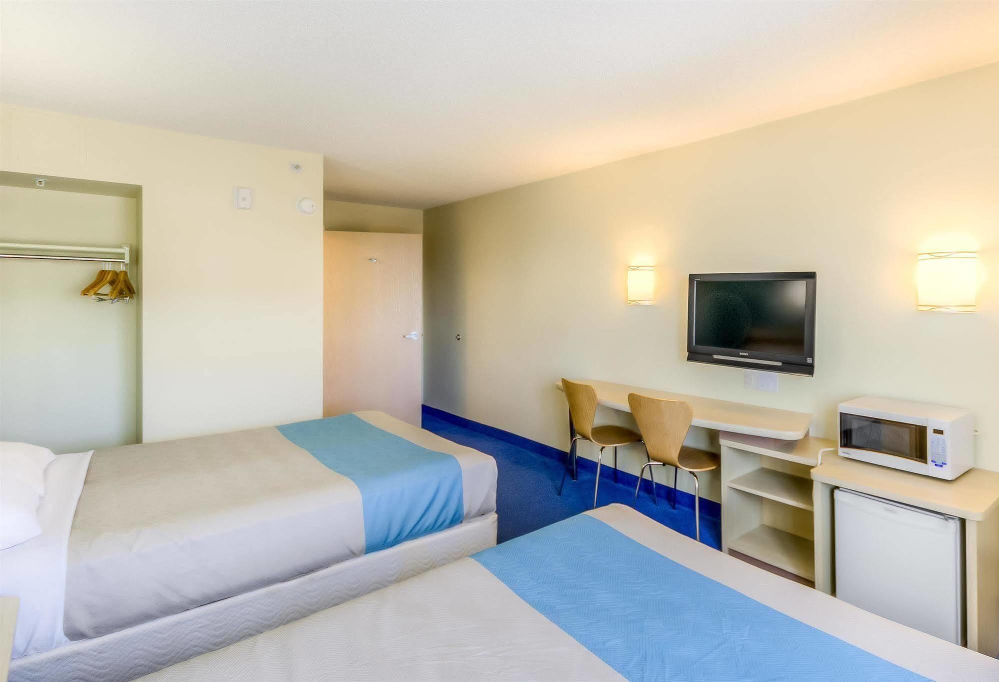 Motel 6-Estevan, Sk Bagian luar foto