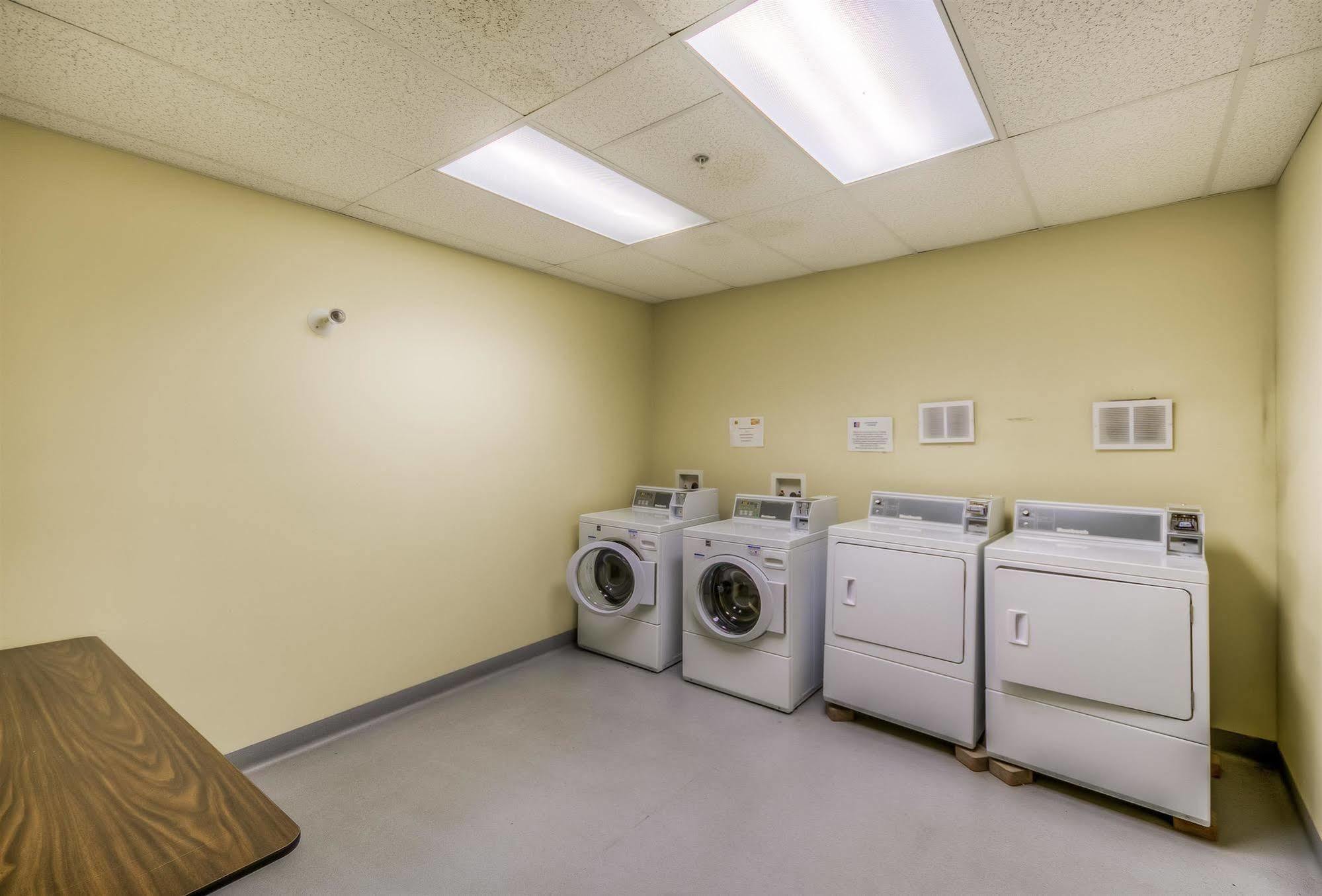 Motel 6-Estevan, Sk Bagian luar foto
