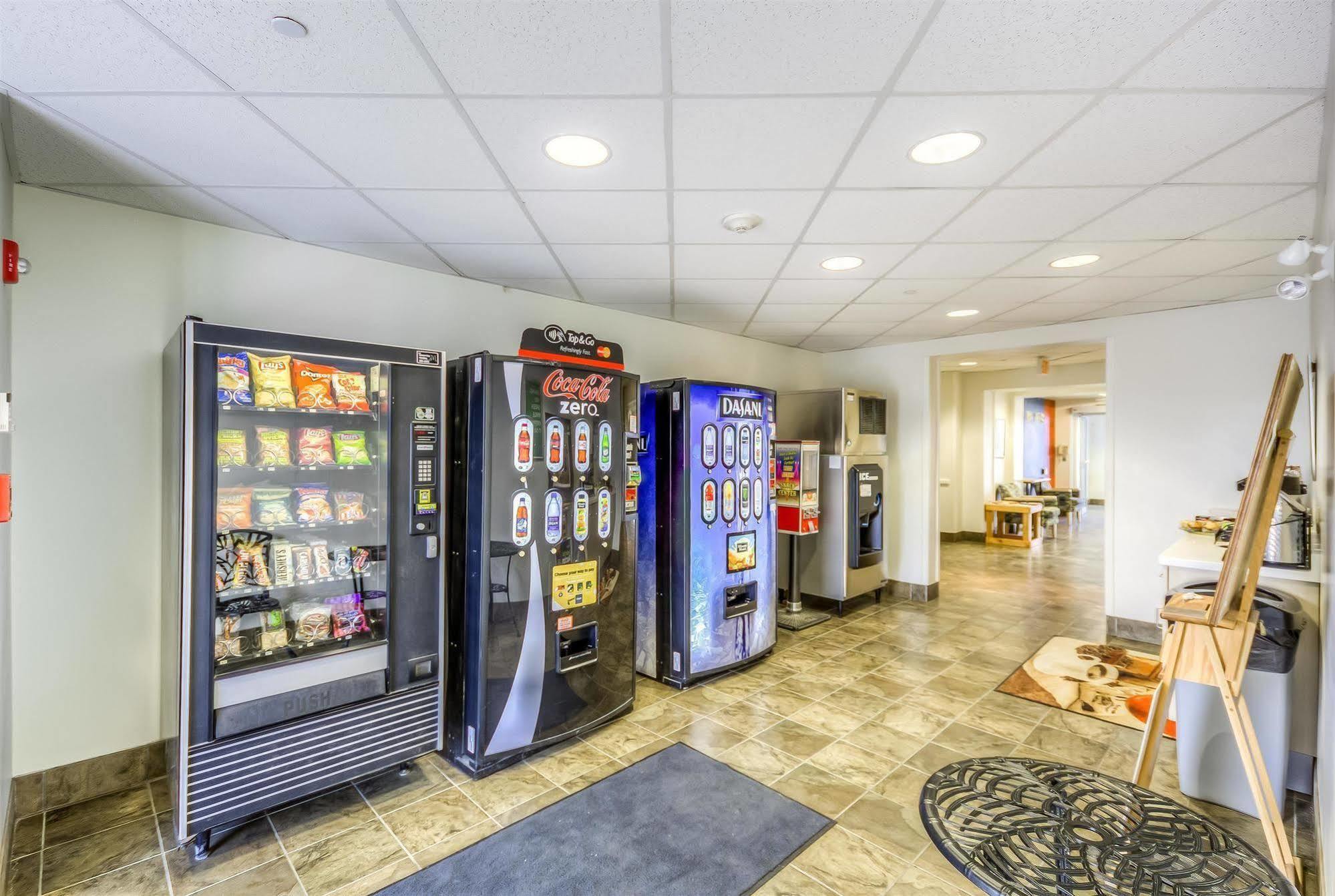 Motel 6-Estevan, Sk Bagian luar foto