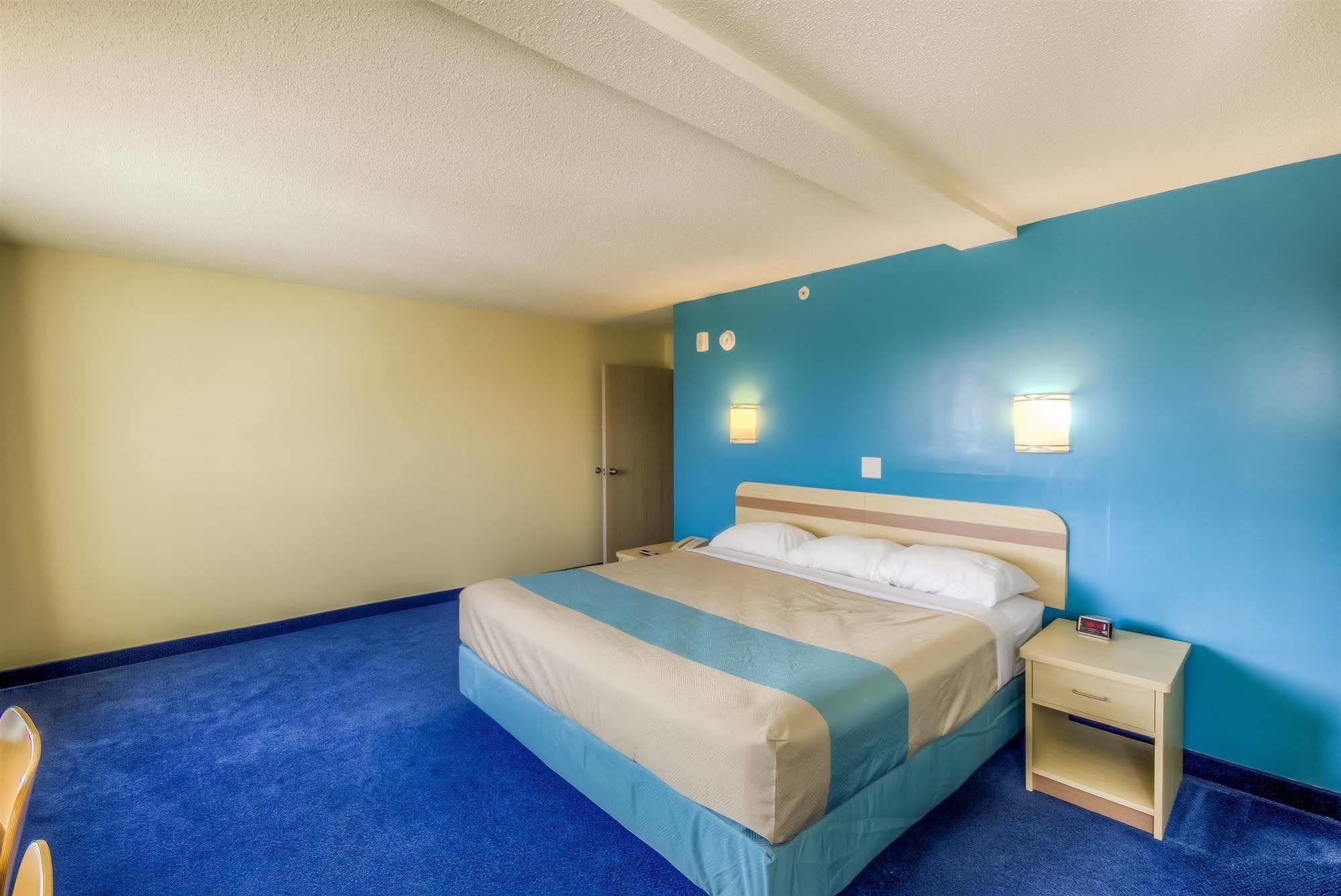 Motel 6-Estevan, Sk Bagian luar foto