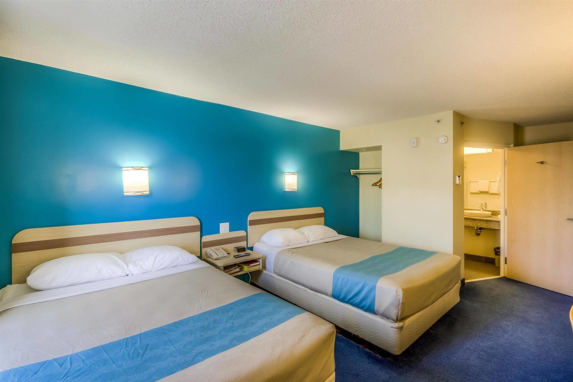 Motel 6-Estevan, Sk Bagian luar foto